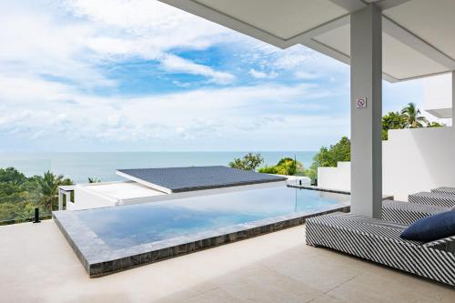 Bazén v ubytování Serenity Villa piscine privée vue mer ! nebo v jeho okolí