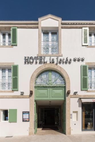 Фасад или вход в Hôtel La Jetée