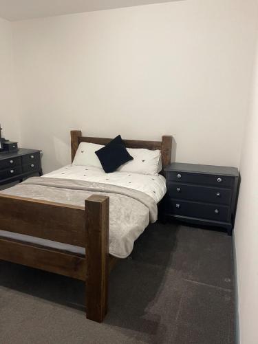 Ένα ή περισσότερα κρεβάτια σε δωμάτιο στο The Mount, 4 Bed in Leeds