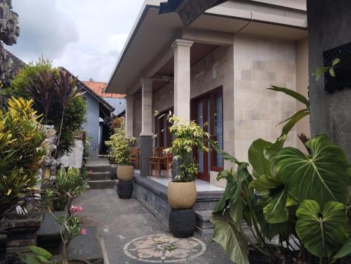 Zahrada ubytování Tirta Sari House