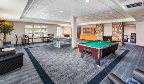 Meja biliard di WorldMark Solvang
