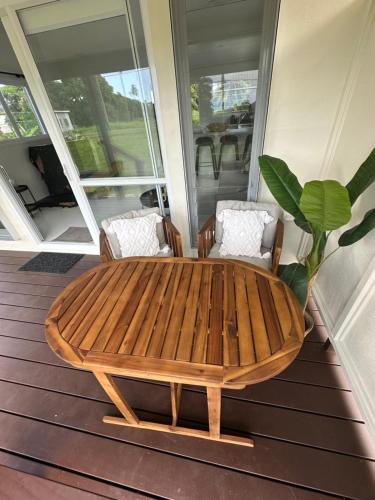 Un balcón o terraza de Muri Serene Villas