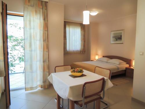 Studio apartment 3785-3 for 2 Pers in Baska Voda