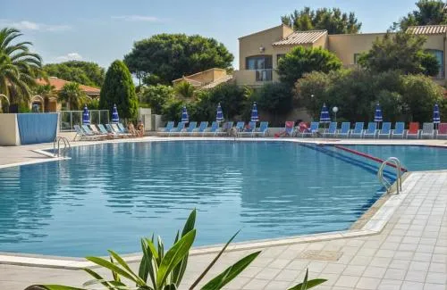 Terrasse privée, piscine, à 5 mn de la plage photo 1