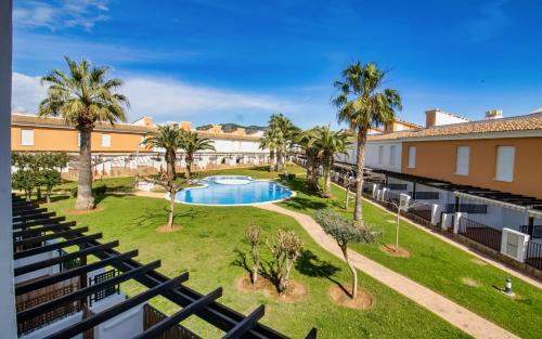 Adosado familiar con piscina - Palm Beach 130 - ALBERT VILLAS