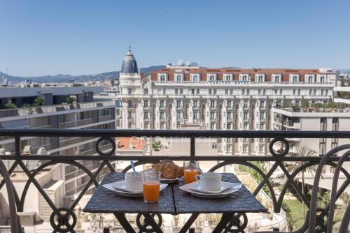 Palais Miramar Suite Art Modern - Derniere étages Vue Mer - 75m de confort - En Face des Plages -WIFI - Clim