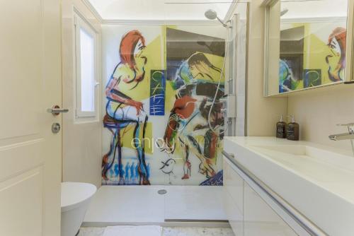 Kúpeľňa v ubytovaní Palais Miramar Suite Art Modern - Derniere étages Vue Mer - 75m de confort - En Face des Plages -WIFI - Clim