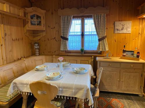 Fotografie z fotogalerie ubytování Einzigartiges Alpenstil Chalet mit Panoramablick v destinaci Hausen-Wied