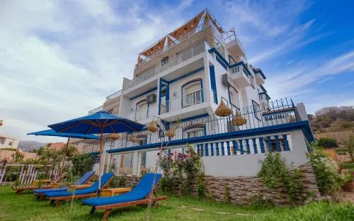 BLUE WAVE LODGE
