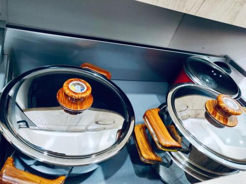 Makanan di atau berdekatan apartmen