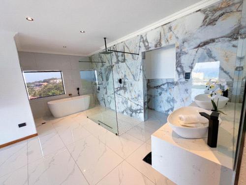 Un baño de At 40 Oceanview