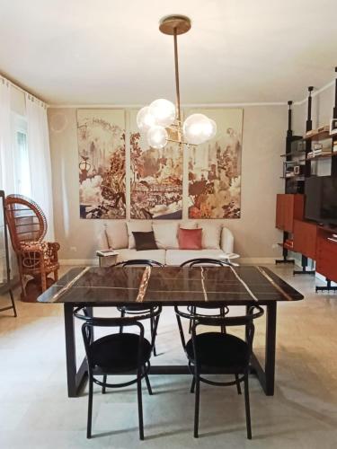 Isola Trendy Retreat - Large Flat, Milan