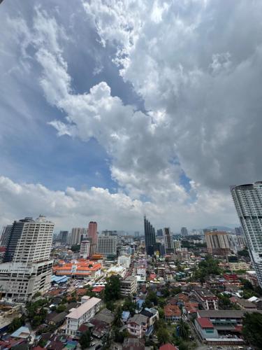 Ein allgemeiner Blick auf Kuala Lumpur oder ein Stadtblick von der Ferienwohnung aus