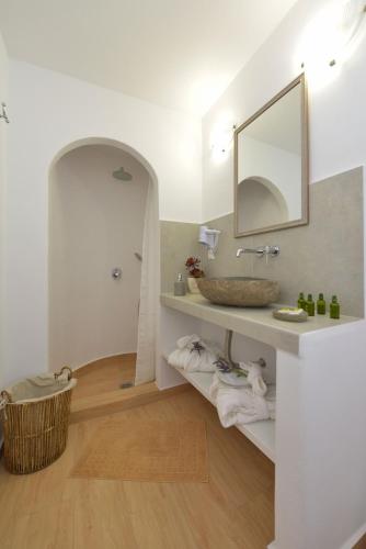 Bilik mandi di Villa Pelagos