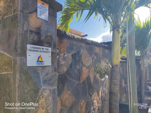 ใบรับรอง รางวัล เครื่องหมาย หรือเอกสารอื่น ๆ ที่จัดแสดงไว้ที่ Villas Rocher