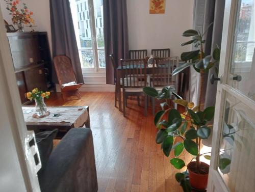 2 rooms Paris 13 near Cité U