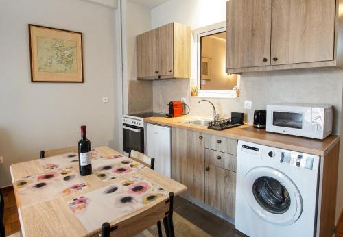 Cozy Nest, One-Bedroom Flat