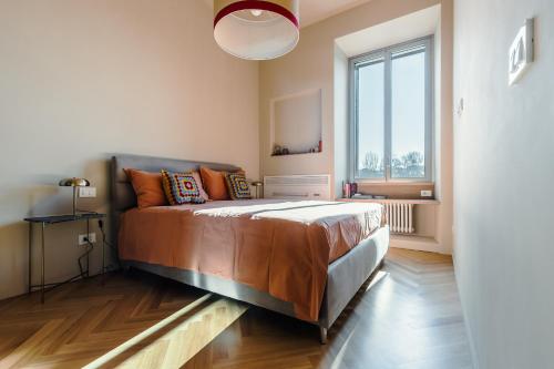 Roman Retreat En-suite Room