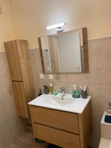 Photo de la galerie de l'établissement Grand studio équipé et rénové, à Ajaccio