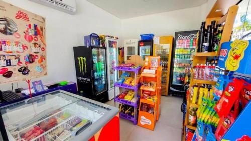 ホテルの敷地内または近くにあるスーパーまたはその他のお店