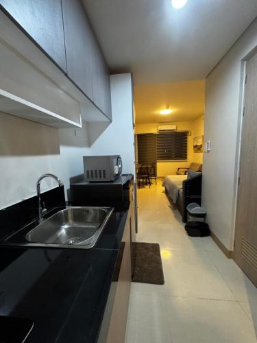 Dapur atau dapur kecil di Unit A-1404 Style Residences Iloilo