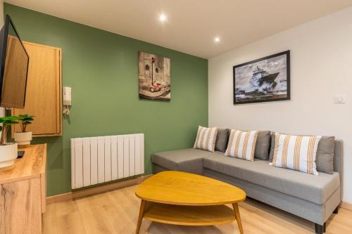 Duplex une chambre calme, proche commodités