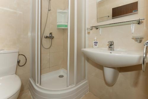 Un baño de Apartment complex Mirage of Nessebar