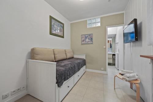 Welcome to Village Parisien 1