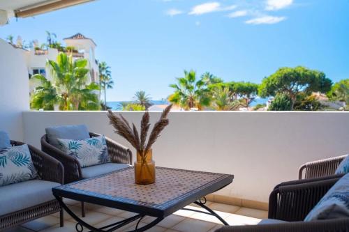 Seaside elegance with sea view