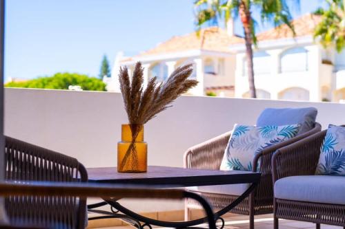 Seaside elegance with sea view