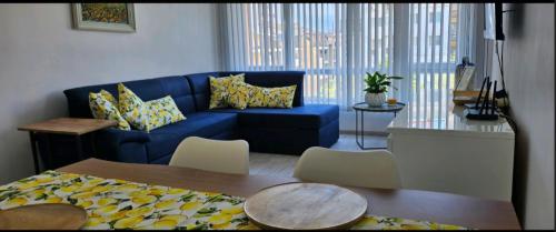 Ruang duduk di Boutique Apartment blue 3
