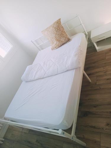 Chambre lumineuse et cosy proche des transports et commerces