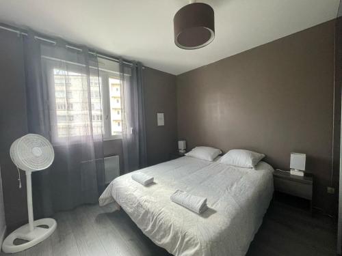 City & cosy, LYON CHARCOT- WIFI - LAVE LINGE - BALCON - PARKING