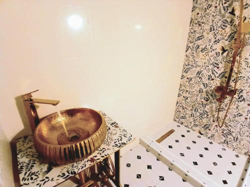 Gallery image of Grandmother Naziko in Vani