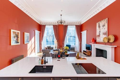 Dragon Suites Luxury Apartments at 9 Albyn Place photo 16
