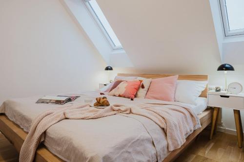 Prague Days - Minimalistic Studio with Netflix and View to National Museum