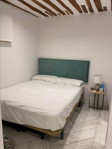 Modern & cozy 1 bedroom apartment in Malasaña