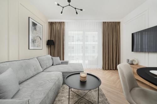 Foto Stylowy Apartament z Balkonem i Wanną by Noclegi Renters 6