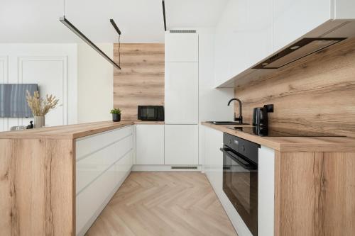 Foto Stylowy Apartament z Balkonem i Wanną by Noclegi Renters 3