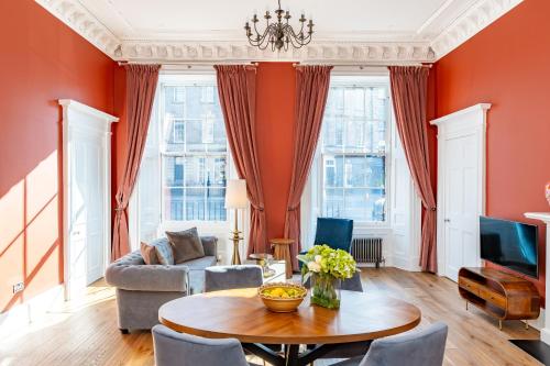 Dragon Suites Luxury Apartments at 9 Albyn Place photo 20