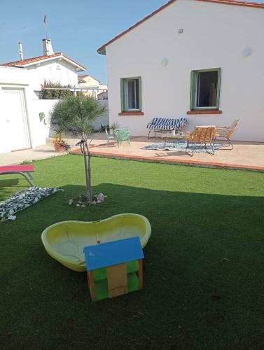 Maison plus studio attenant tout équipé de plain pied climatisé 6CRSUD