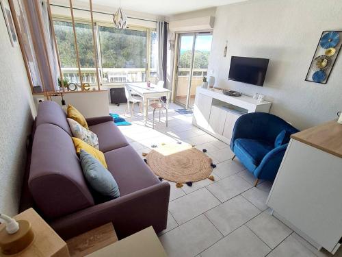 T2 avec Piscine et Tennis - Parking - 250 m de la plage - FR-1-316-288