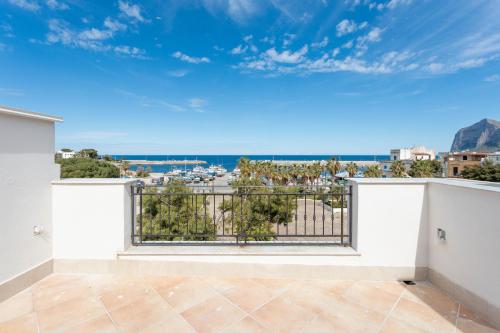 a balcony with a view of the ocean at Casa Ludovica in Isola delle Femmine