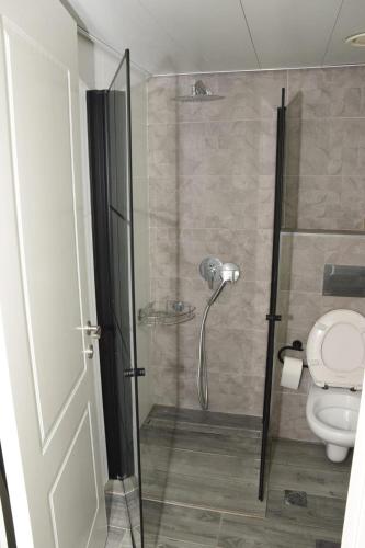 Bagno di Kings Towers Accommodation in Tiberias