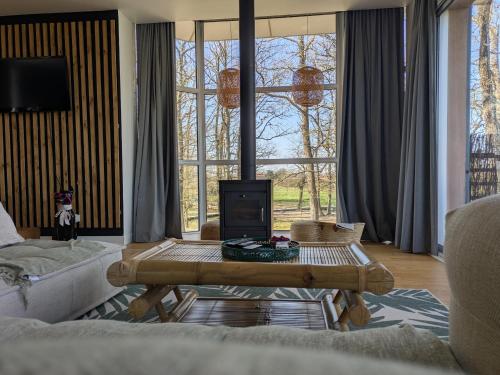 Μια τηλεόραση ή/και κέντρο ψυχαγωγίας στο L'orée du bois aux portes de Montauban