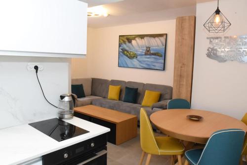 Area soggiorno di Kings Towers Accommodation in Tiberias
