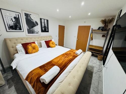 Ένα ή περισσότερα κρεβάτια σε δωμάτιο στο Boujee Arty Apartment in City Centre