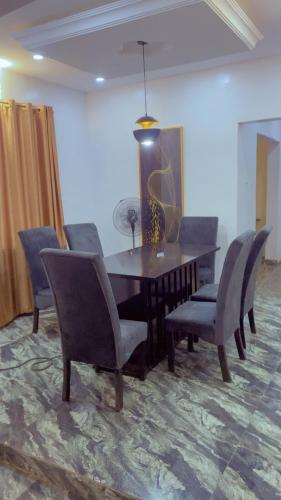 Posezení v ubytování Sea-Love Apartment In Ado-Ekiti