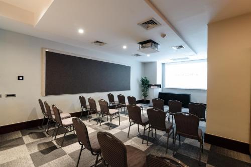 Espace de conférence ou salle de réunion dans l'établissement Catalonia Santo Domingo