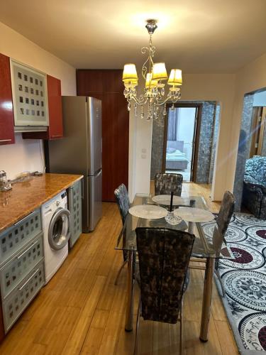 Η κουζίνα ή μικρή κουζίνα στο Apartament